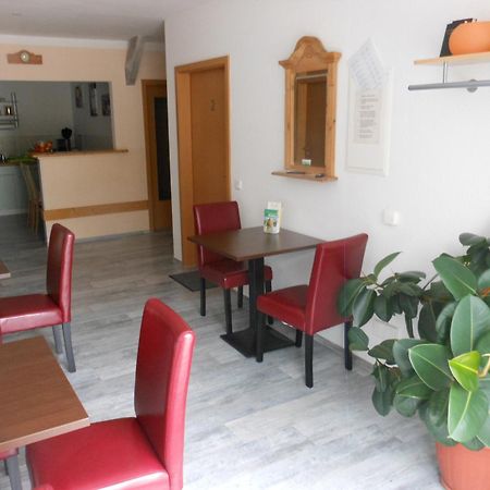 Pension Am Werder Bernburg Ngoại thất bức ảnh