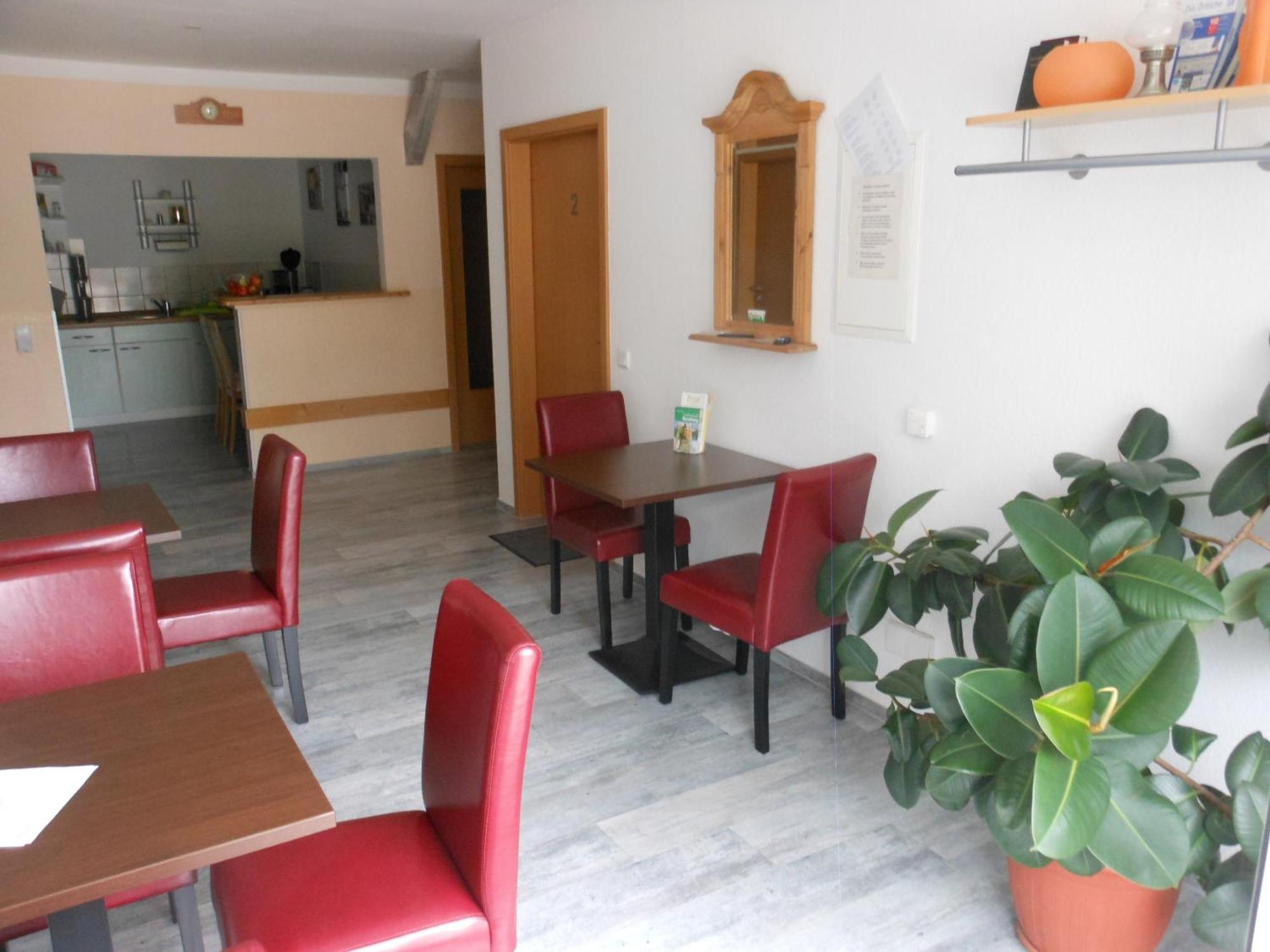 Pension Am Werder Bernburg Ngoại thất bức ảnh